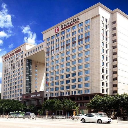 Hotel Ramada Plaza Cantón Exterior foto