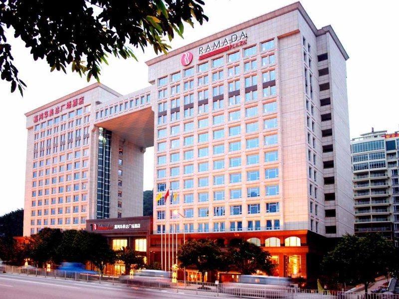 Hotel Ramada Plaza Cantón Exterior foto